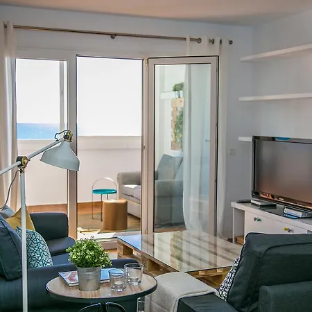 Urbanchic Beachfront Apt *